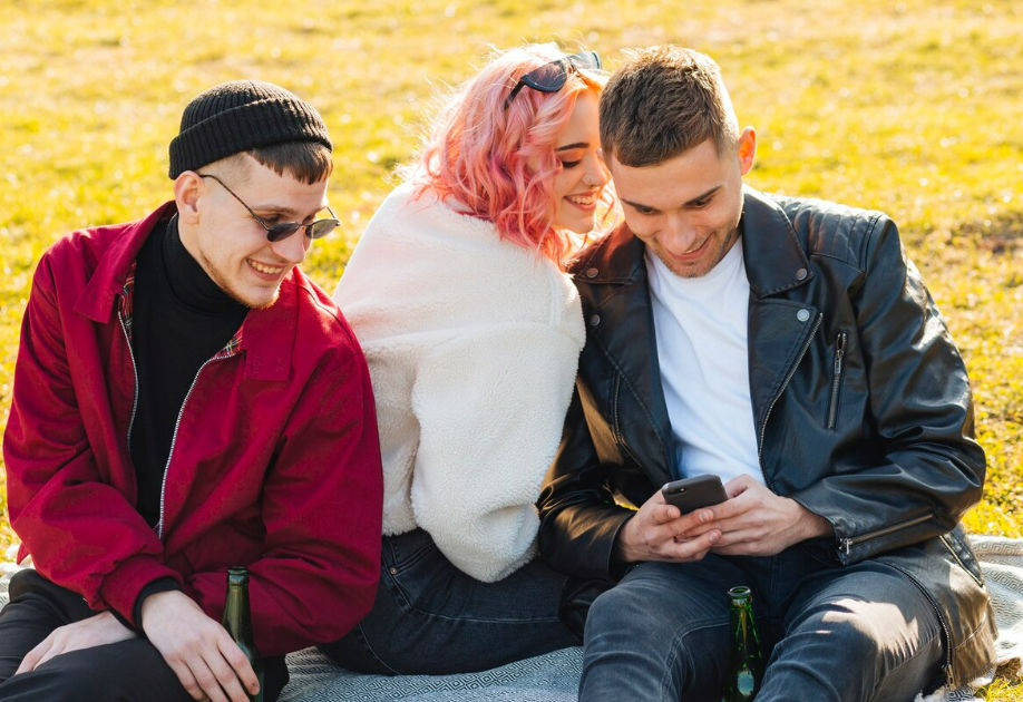 bisexual threesome MMF
